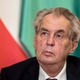 Predsednik Zeman i premijer Fijala osudili češke antivakcinaše za objavu adresa 70 poslanika 4
