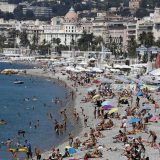 Nica: Policija kamerama sa zvučnicima upozorava turiste da poštuju pravila 12