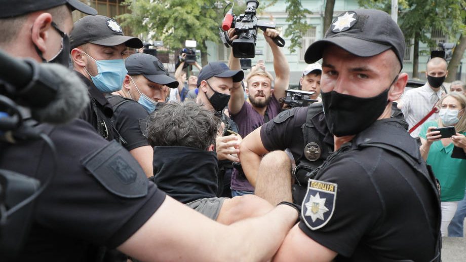 Belorusko ministarstvo: Jedan demonstrant poginuo u sukobu s policijom u Minsku 1