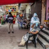 Indija Bangladešu poklanja 1,2 miliona Astrazenekinih vakcina 13
