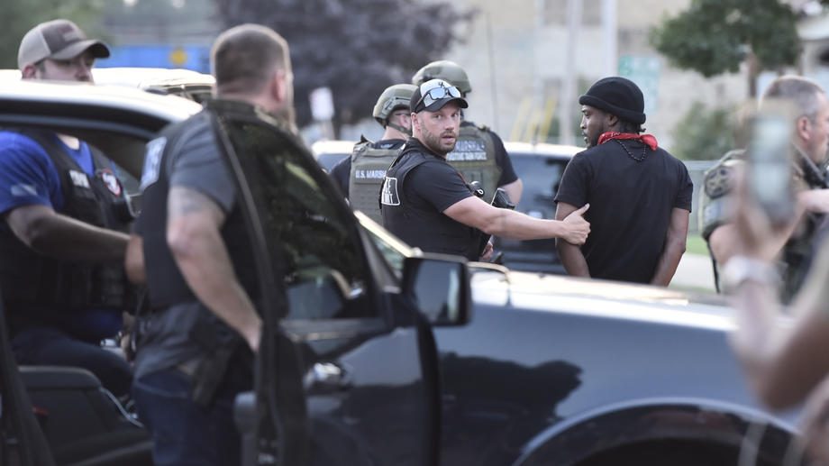 U Kenošu poslato više od 200 agenata FBI 1