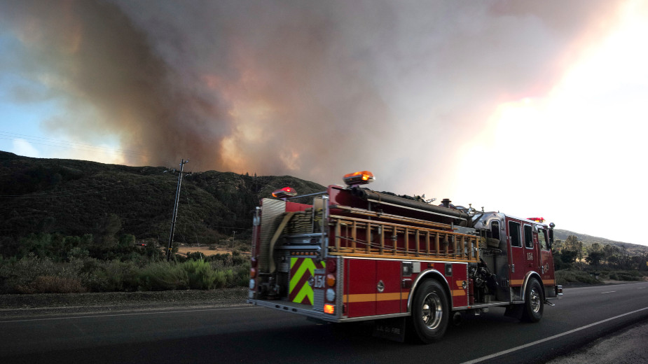 U Kaliforniji nekoliko stotina kuća evakuisano zbog šumskog požara (FOTO) 1