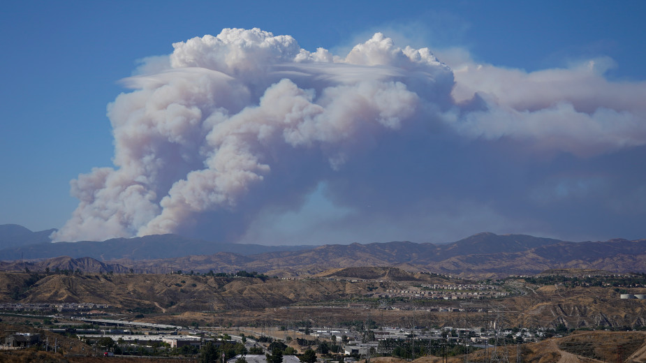 U Kaliforniji nekoliko stotina kuća evakuisano zbog šumskog požara (FOTO) 3