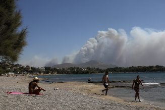 Hiljade domova blizu Atine evakuisane zbog velikog požara 10