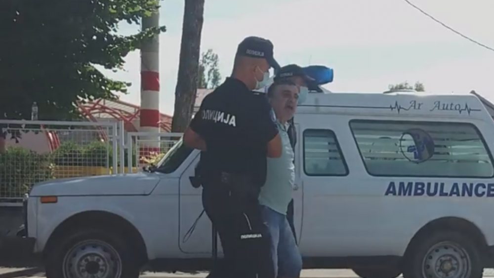 Petočlana porodica izbačena na ulicu iz stana u centru Aranđelovca 1