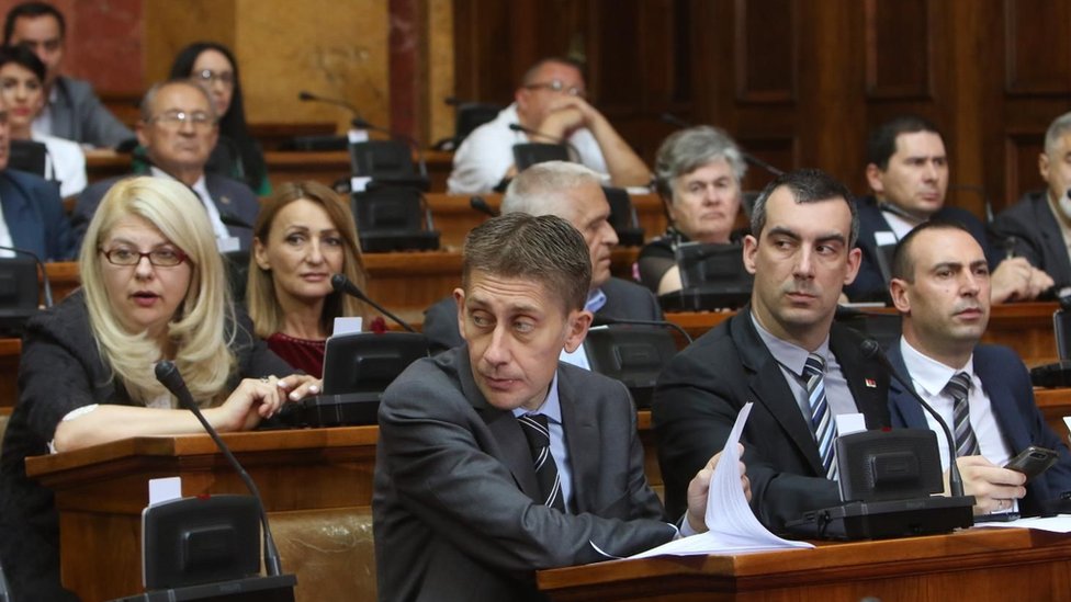 Kratki vodič kroz međunarodno pravo: Ko od zvaničnika i šta može da potpiše u ime građana Srbije 1 Narodna skupština