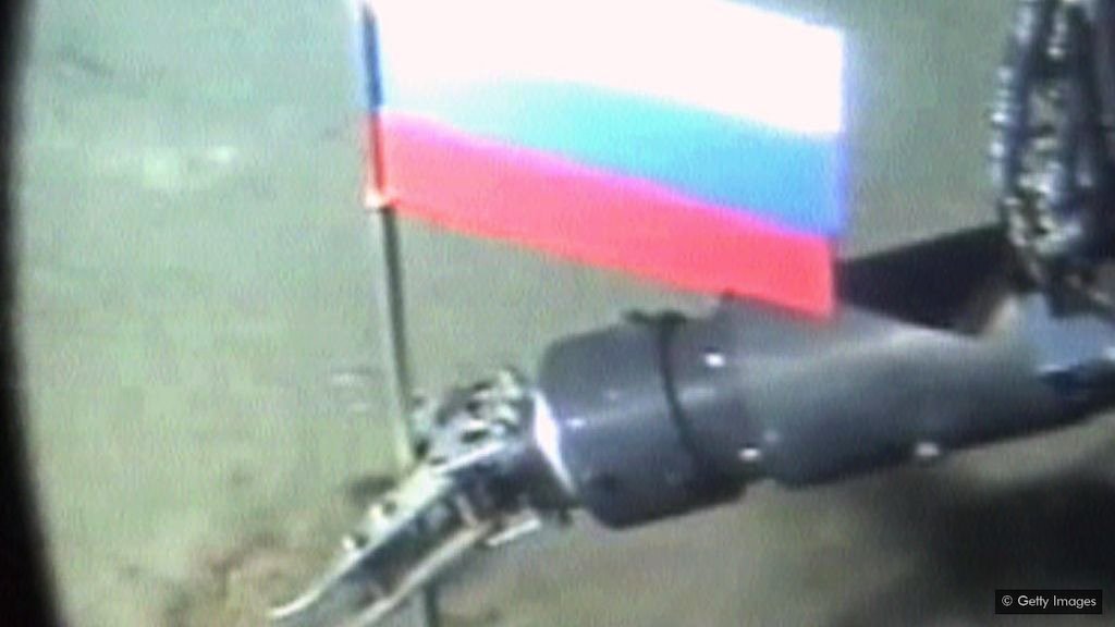 Rusija, Danska ili Kanada - Ko će prvi osvojiti podvodni planinski lanac 5 rusija zastava podmornica arktik