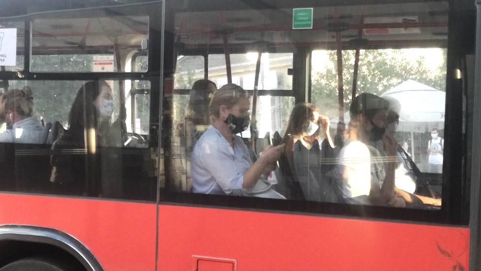 Korona virus: U Srbiji rizik od povratka turista sa letovanja, povećava se broj obolelih u Velikoj Britaniji 4 gradski prevoz u Beogradu