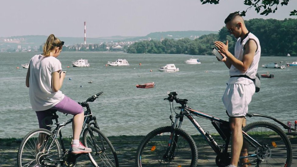 Korona virus: Korona virus: U Srbiji svaki treći zaraženi iz Beograda, u Indiji se virus najbrže širi, SAD u finansijskoj krizi zbog pandemije 2 Zemun kej