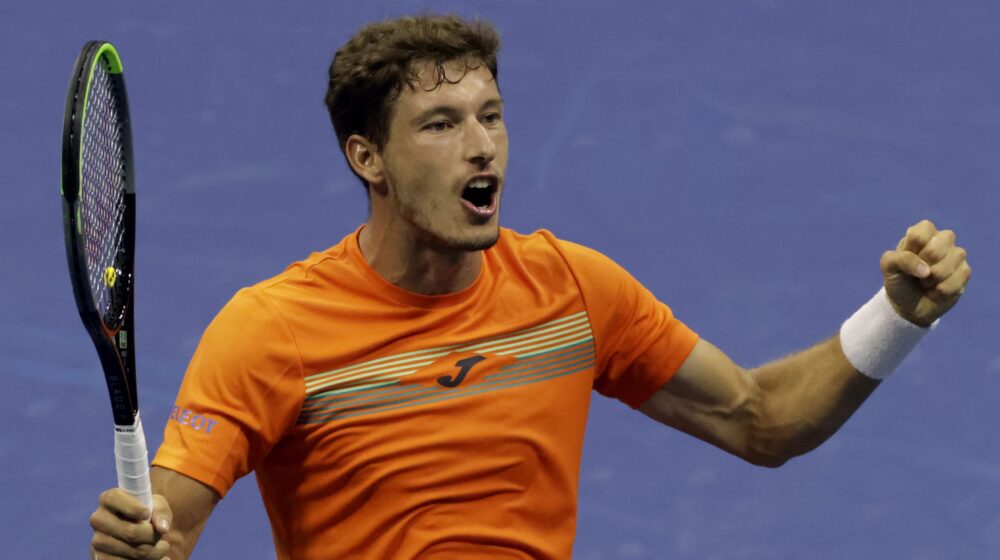 Busta sigurno stopama Novaka 1