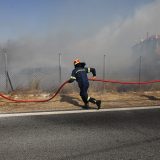Požar u izbegličkom kampu blizu Atine, stradalo dete 5