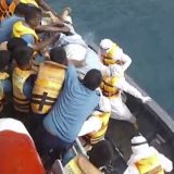 Stručnjaci udružuju napore na spašavanju zapaljenog tankera kod Šri Lanke 2