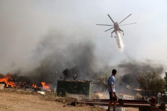 Hiljade domova blizu Atine evakuisane zbog velikog požara 2