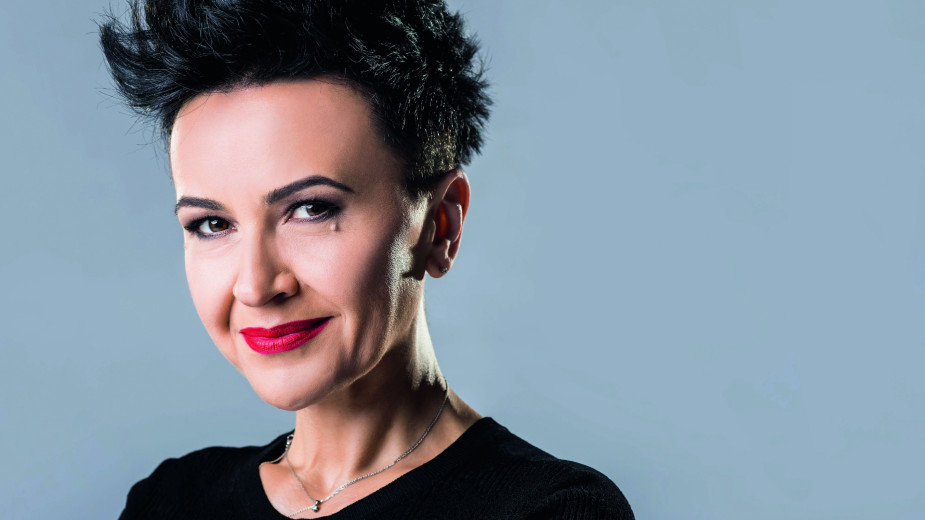 Amira Medunjanin 10., 11. i 12. oktobra u Kombank dvorani (VIDEO) 1