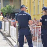 Policija za Danas povodom napada u Sremskoj Mitrovici: Dečak udario dečaka sto metara od školskog dvorišta, napadač procesuiran 7