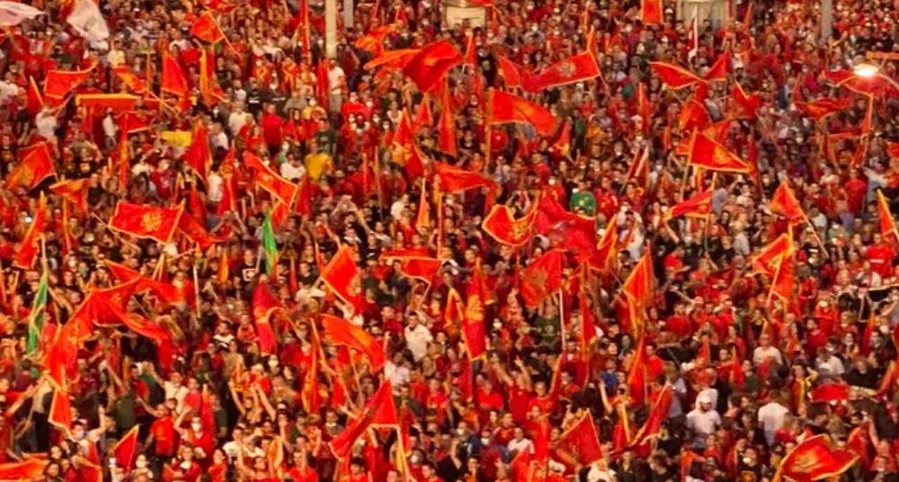 Uprava policije CG: Na Trgu Nezavisnosti više od 50.000 građana 1