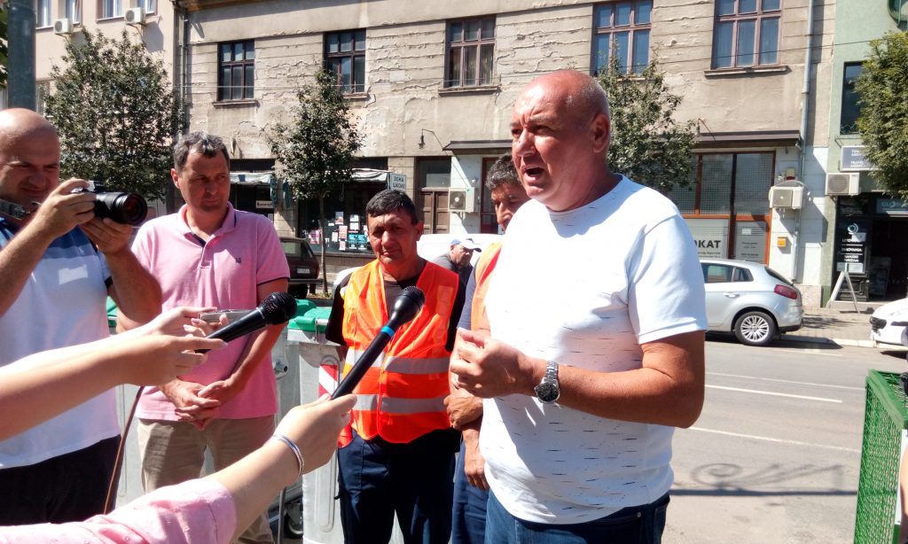 Obnavljaju žičane kontejnere za plastičnu ambalažu u Pirotu 2