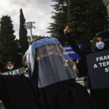 U Istanbulu protest zbog karikatura proroka Muhameda u Šarli ebdou 9
