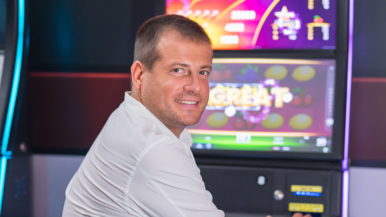 Lepe vesti iz Novog Sada - Nenad Lalatović ne zaboravlja prijatelje sa kojima je odrastao 1