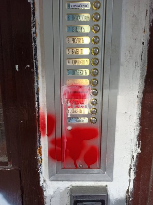 Treći napad na Ne davimo Beograd za nedelju dana, osvanuli kukasti krstovi i grafiti mržnje (FOTO) 4