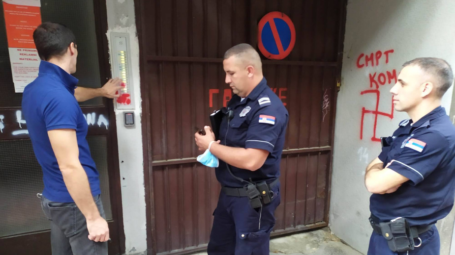 Treći napad na Ne davimo Beograd za nedelju dana, osvanuli kukasti krstovi i grafiti mržnje (FOTO) 1