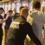 Novaković: Interventna policija legitimisala aktiviste Narodne stranke zbog plakata (VIDEO) 10