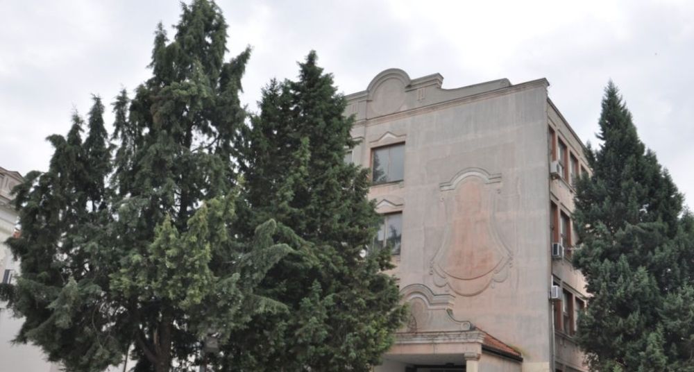 Osam meseci kućnog zatvora zbog nasilja nad maloletnikom 1