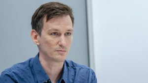 Politikolog i član novoformirane komisije za reviziju biračkog spiska Vujo Ilić kaže za Insajder da je komisija dobila velika ovlašćenja, ali upozorava da sveobuhvatna revizija ne znači da će biti stvoren „potpuno idealan birački spisak“.