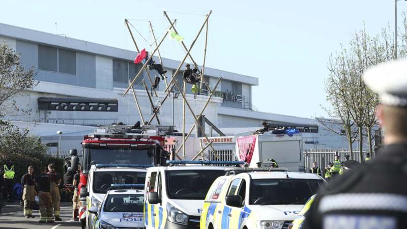 Aktivisti za zaštitu životne sredine blokirali dve britanske štamparije 1