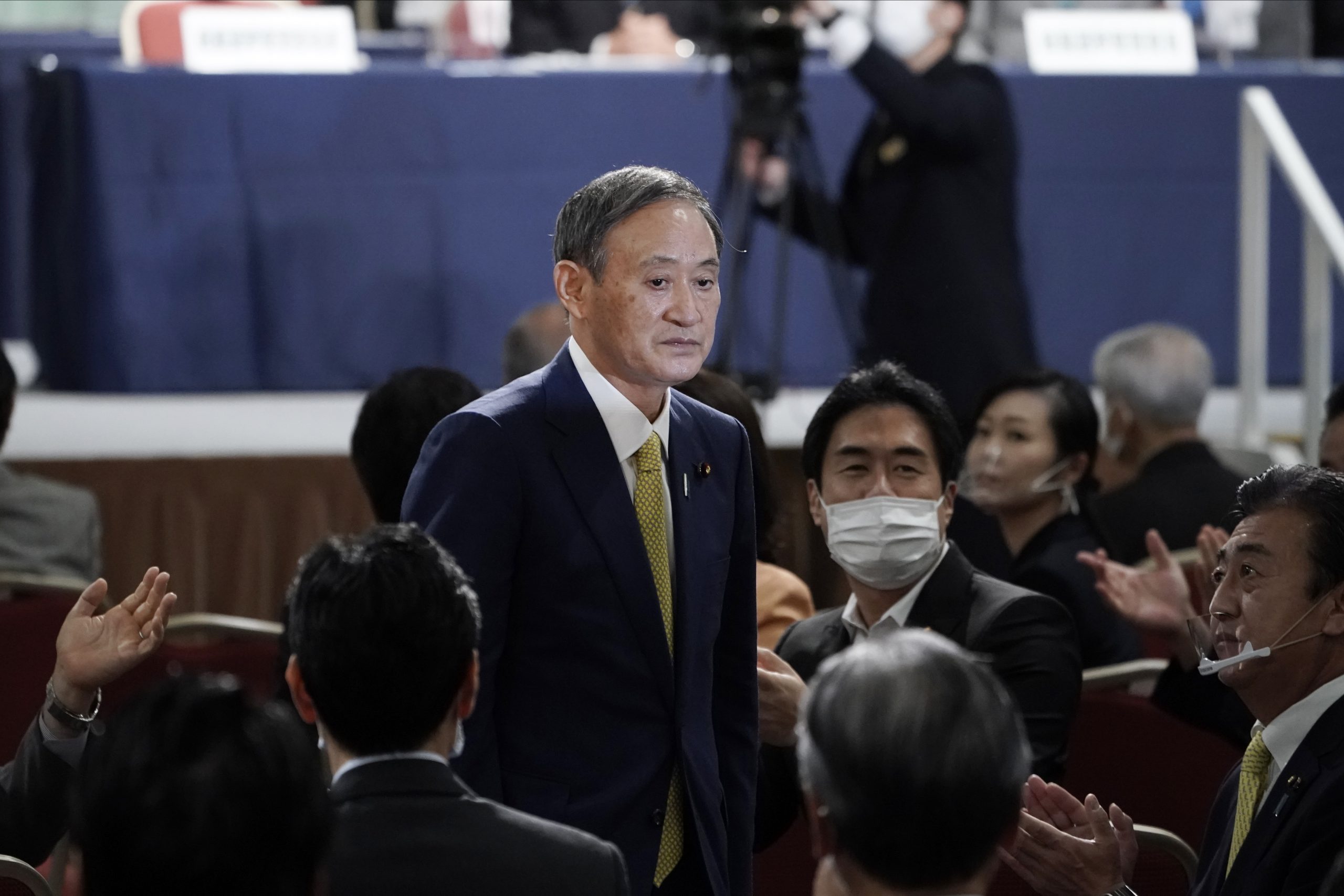 Jošihide Suga osigurao glasove vladajuće partije za novog japanskog premijera 1