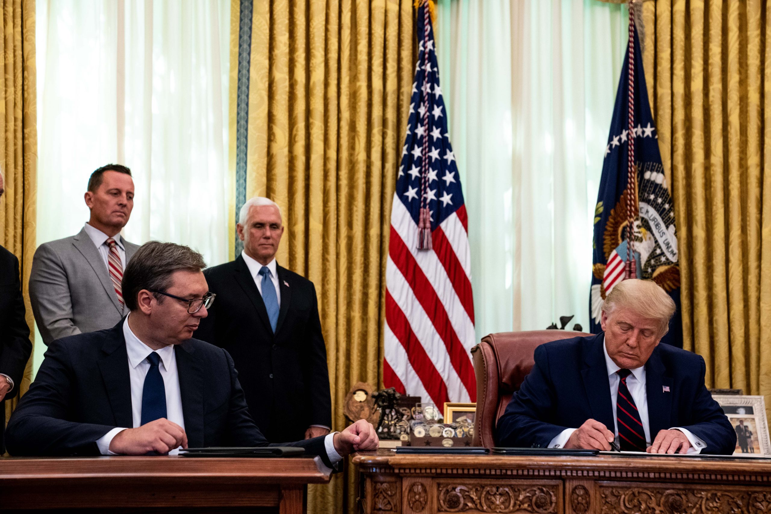 Tramp potpisao pismo Hotiju u kojem pozdravlja njegovu hrabrost 1