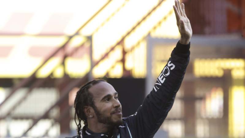 Hamilton pobedio u haotičnoj trci za Veliku nagradu Toskane 1