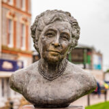 Književnica koja je stvorila Herkula Poaroa: Na današnji dan preminula "kraljica zločina" Agata Kristi 4