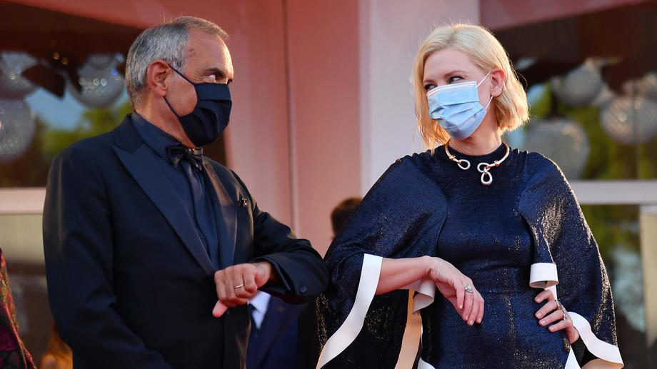 Vrhunske zvezde na Filmskom festivalu u Veneciji hvale rodno neutralne nagrade 1