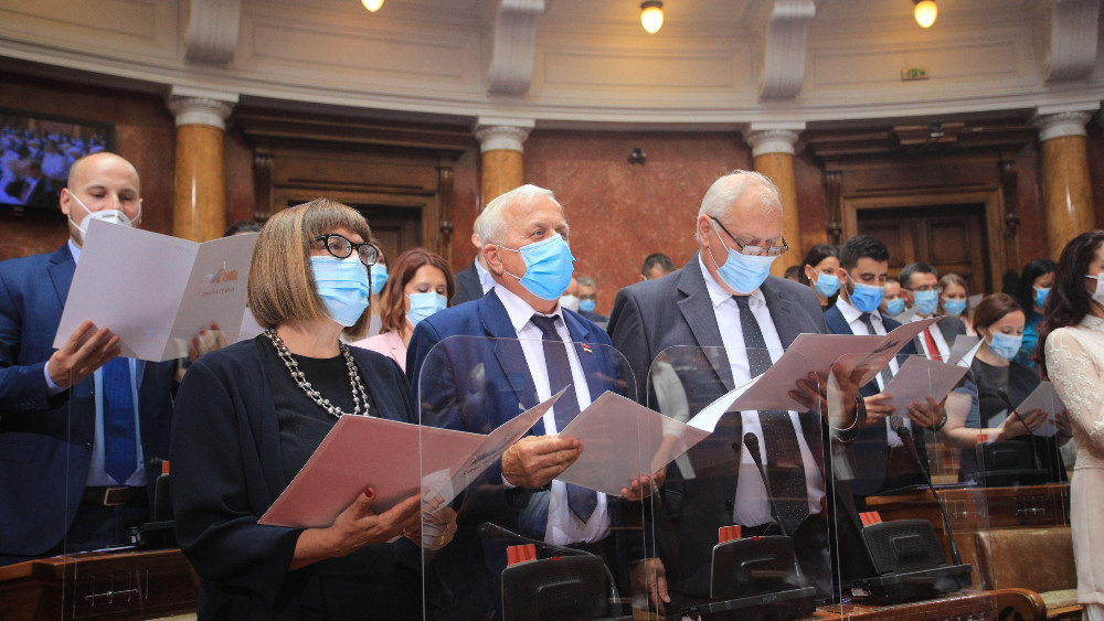 Vučić "skratio" mandat parlamentu i Vladi za 120 dana 1