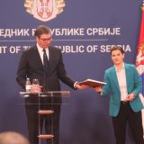 Brnabić i Vučić večeras oči u oči s građanima: Koje li su to važne i sudbonosne vesti koje će nam saopštiti? 13