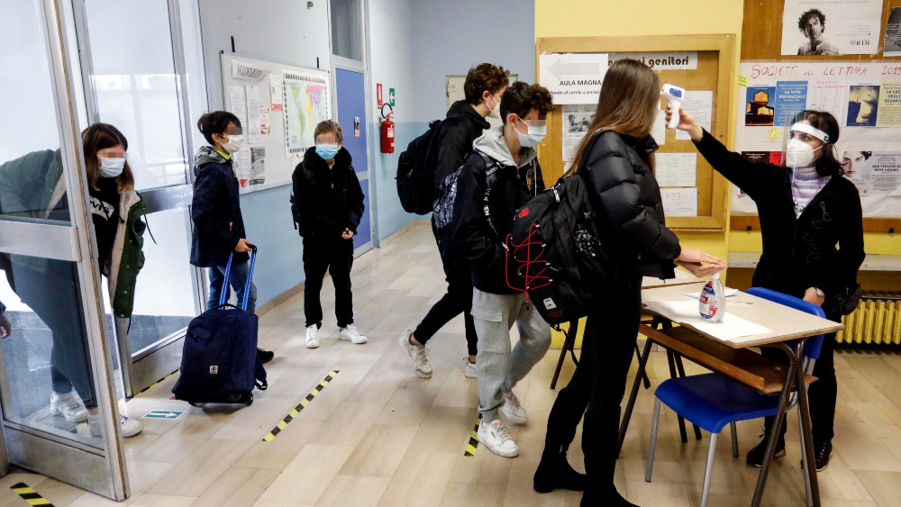 Italija produžava restrikcije, odložen povratak u gimnazije 1