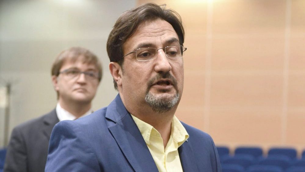 Aris Movsesijan: Scenarista stranke 1