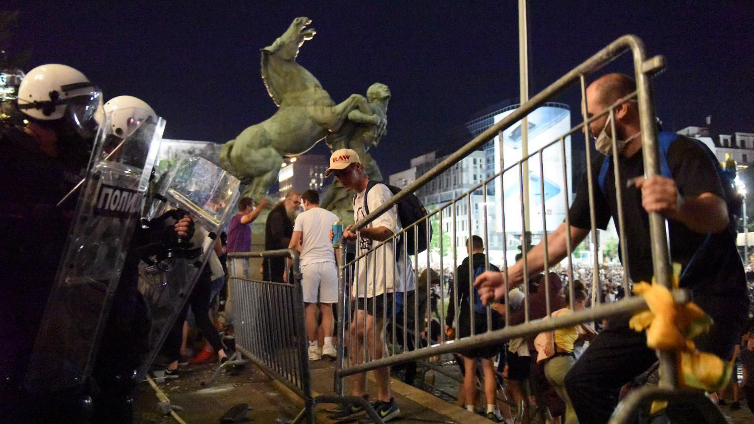 Skoro 11.000 potpisa protiv brutalnosti policije 1