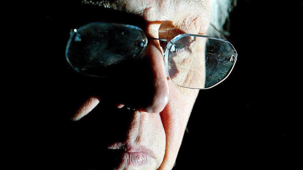 Dejvid Atenboro: Kako je 94-godišnji prirodnjak „pokorio“ Instagram 5 Close-up of a David Attenborough's face