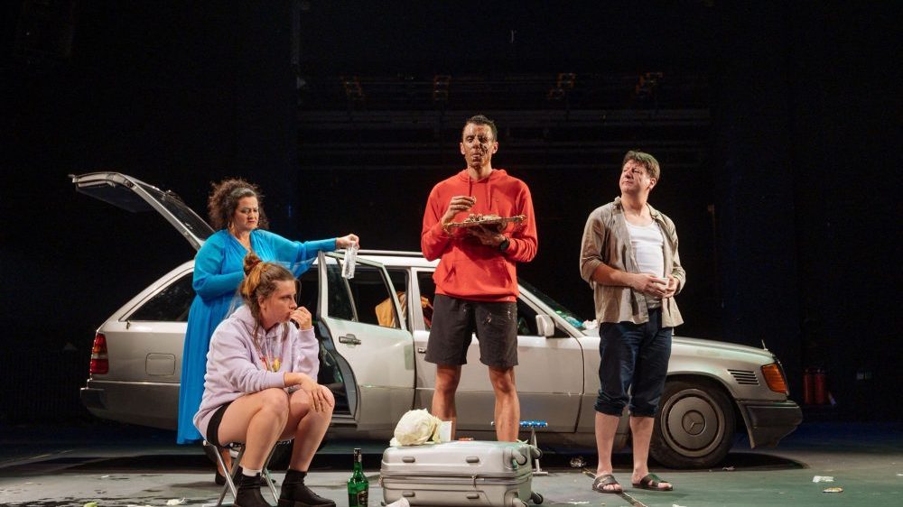 Predstava “Šesti oktobar (priča o jednom letovanju)” 6. oktobra na sceni Narodnog pozorišta Niš 1