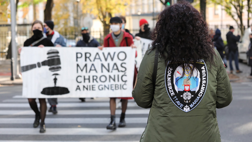 Poljska uvodi gotovo potpunu zabranu abortusa? 1