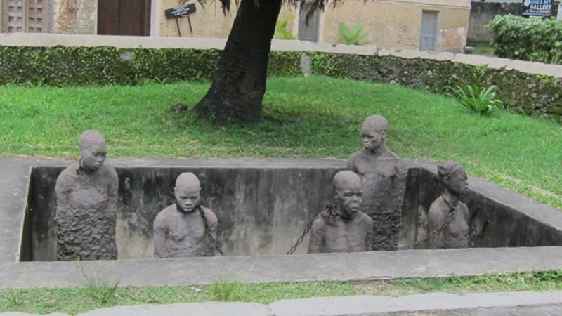 Zanzibar: Oltar na mestu pijace robova 1