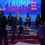 Tramp i Bajden pokazali duboko neslaganje oko upravljanja pandemijom korona virusa 8