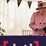 Kraljica Elizabeta prvi put u javnosti od karantina 7