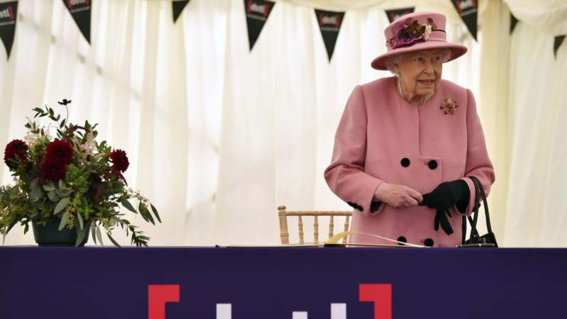 Kraljica Elizabeta prvi put u javnosti od karantina 1