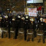 Skup protiv migranata i kontraskup u Beogradu, dve strane razdvajala policija (FOTO) 10