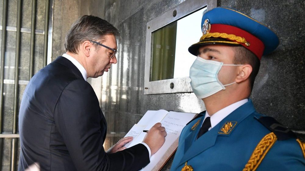 Vučić položio venac na spomenik Neznanom junaku: Besmrtni junaci, hvala za slobodu 1