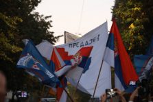 Većina protivnika festivala „Mirdita, dobar dan” se razišla, privedena jedna osoba (FOTO/VIDEO) 22