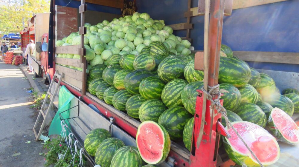Javno nadmetanje za sezonsku prodaju voća, povrća i lubenica u Subotici 1